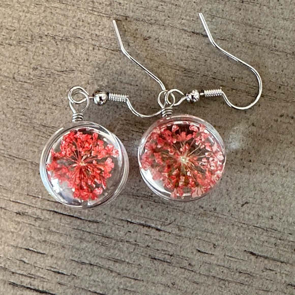 Jewelry - Elegant Silver and Pink Floral Round Earrings